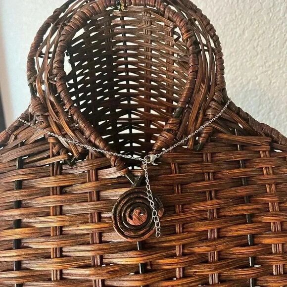 Beautiful large CZ pendant necklace on silver tone chain - Picture 6 of 8